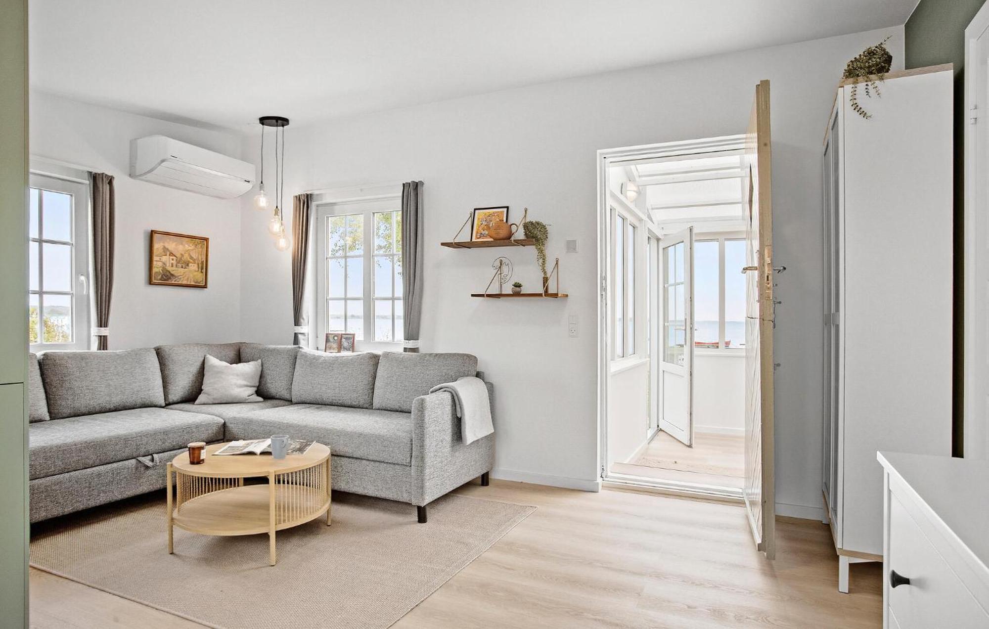 Beach Front Home In Sjolund With Kitchen Екстер'єр фото